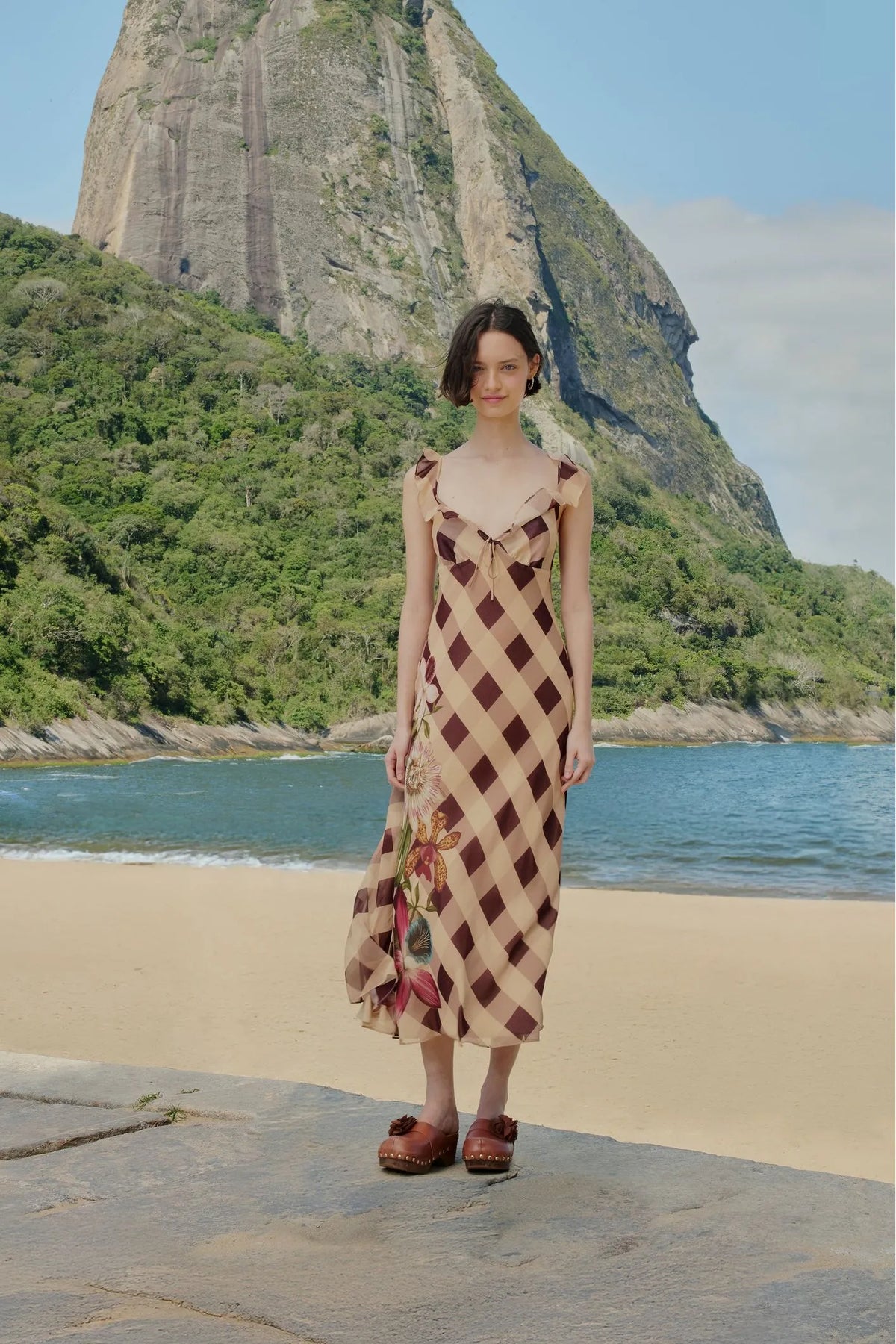 FARM Rio |Vestido Midi Xadrez Romântico