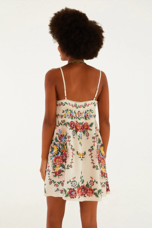 Vestido Curto Estampado Tapete De Flor