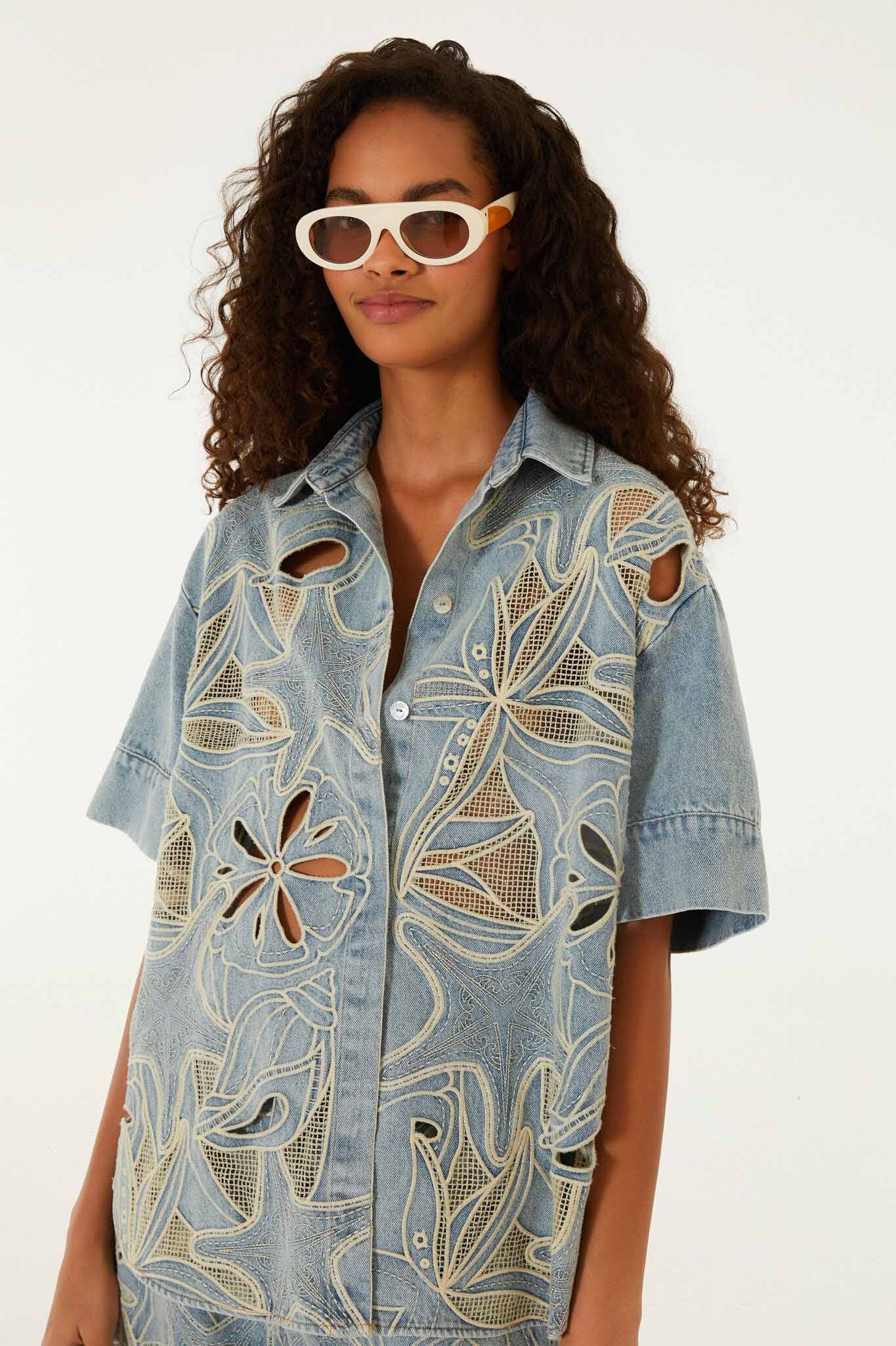 Camisa Jeans Bordada Sea Desire