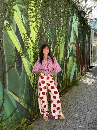 Calça sarja tomatinhos